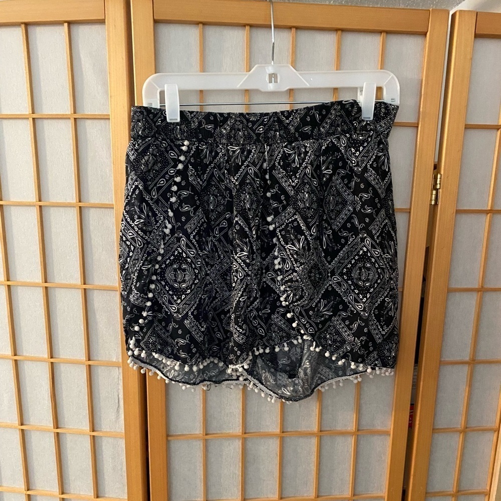 Divided Black & White High Waisted Pom Pom Shorts bandana geometric size 12